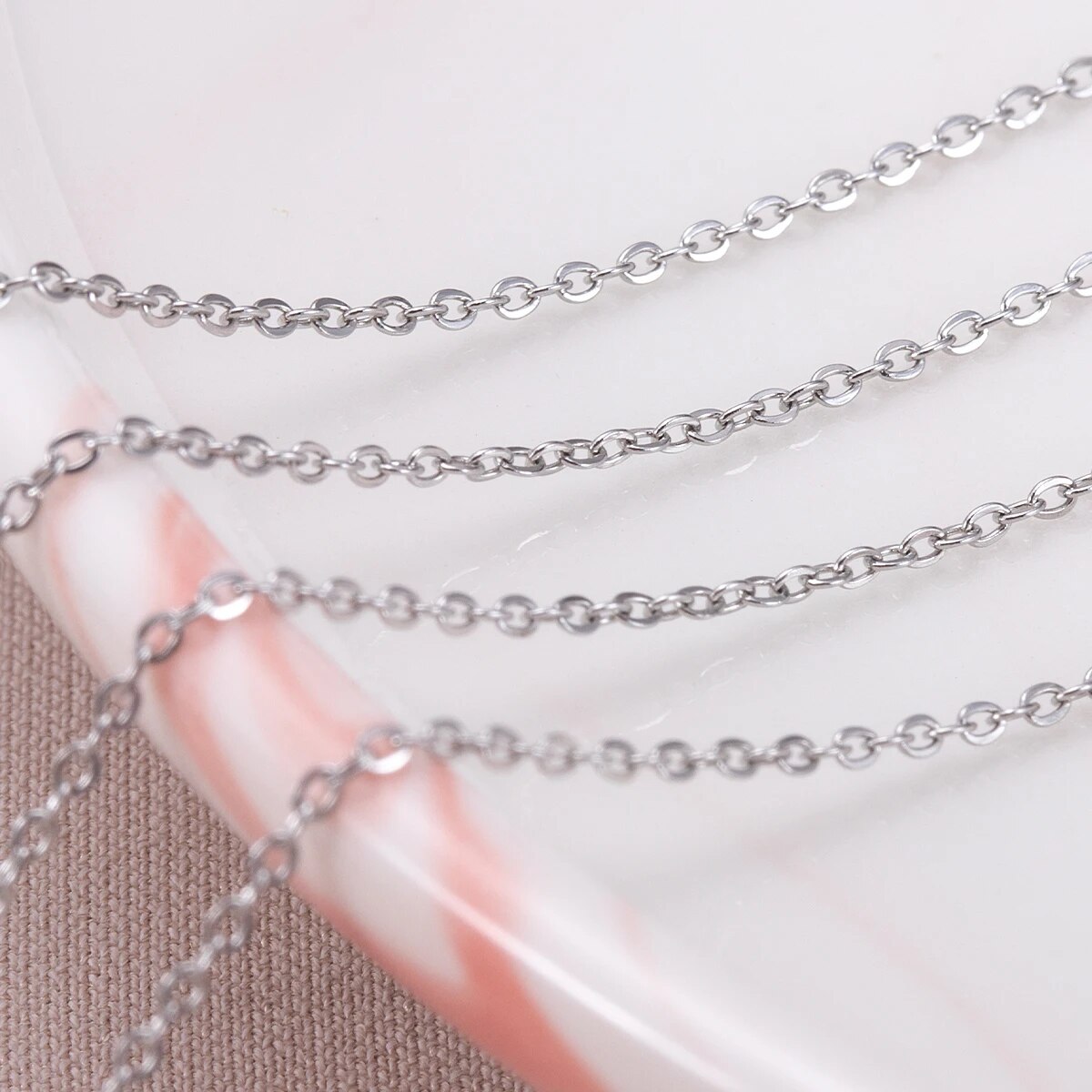 سلاسل رفيعة على شكل حرف O من ا - مراجعة Body Jewelry Necklace وسعره